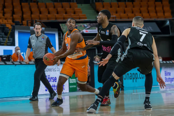 球队在防守 球队在防守